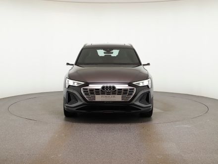 Audi Q8 55 e-tron quattro S line